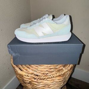 New balance 237 Stylish Grey and White Running Shoes